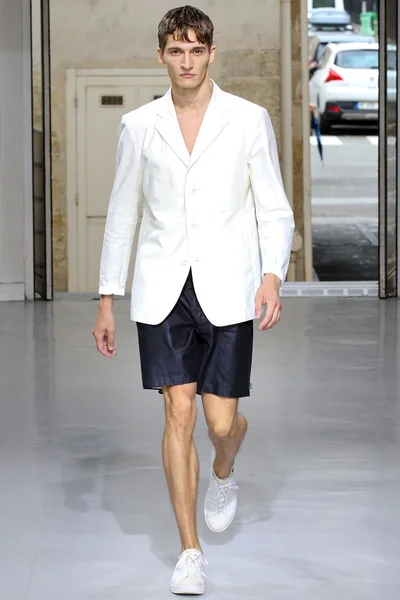 Look 2